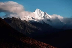 苯日神山-苯日神山