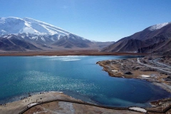 卡拉库里湖